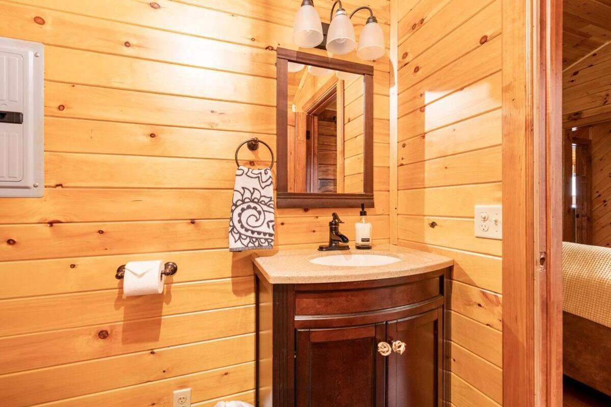 Secluded Wooded Cabin Near The Hocking Hills New Straitsville Exteriör bild